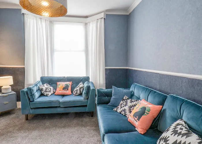 3 Auborough Street * Scarborough